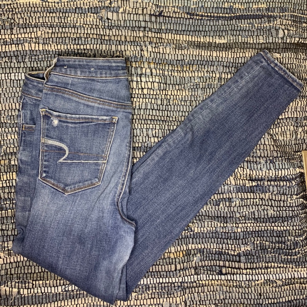 AMERICAN EAGLE JEANS